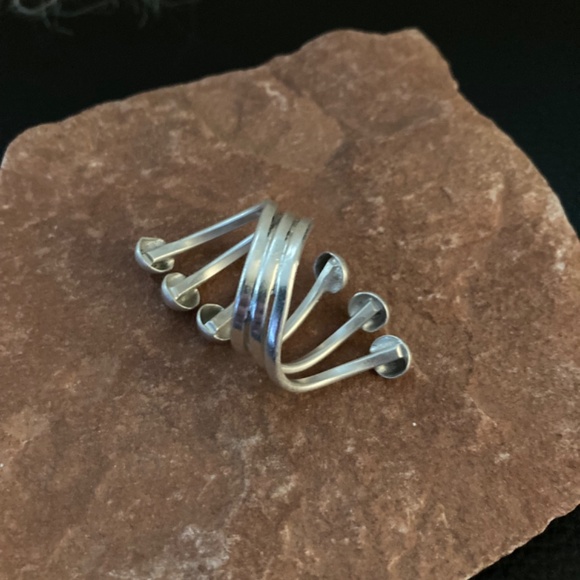 .925 Large Sterling Silver ring - Picture 4 of 13